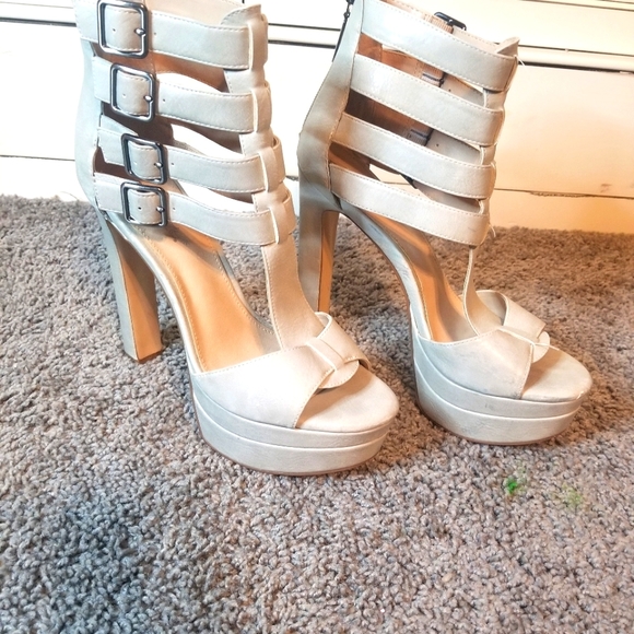 Shoe Dazzle Shoes - Shoedazzle 6 inch heels with buckles